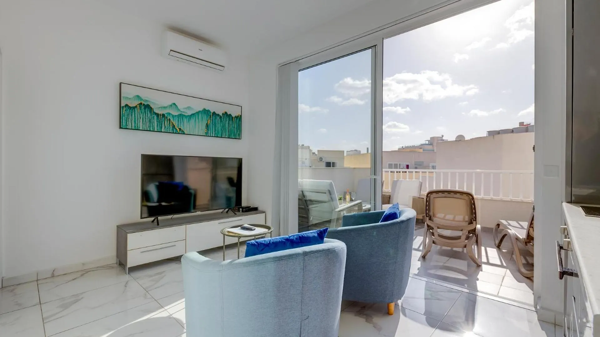 Charming 1Br Penthouse In Gzira Apartment Sliema