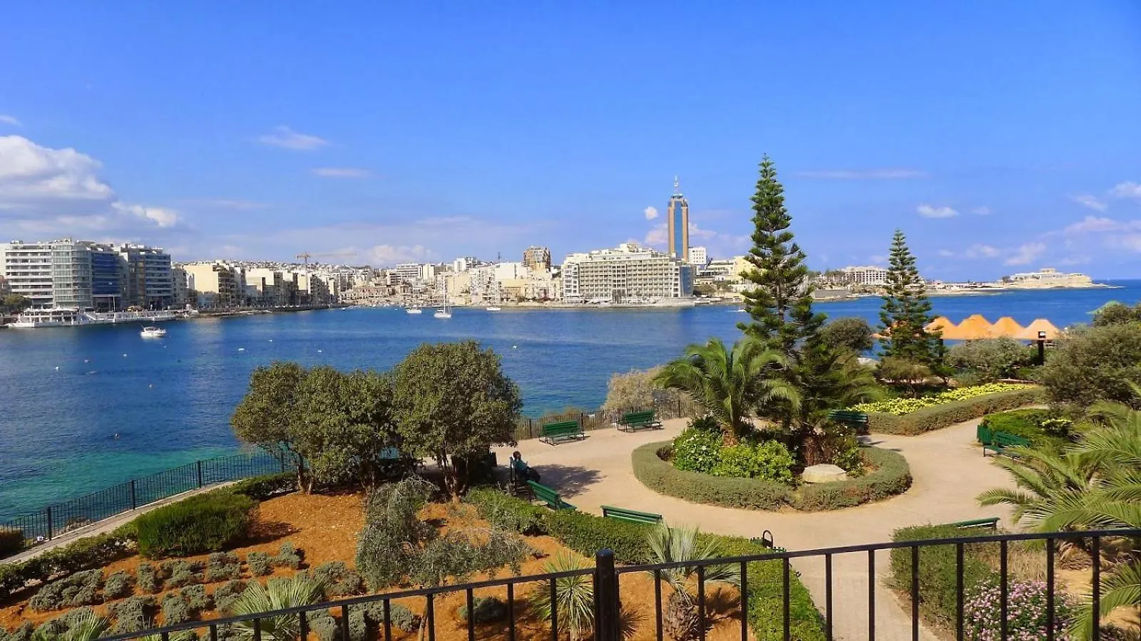 Charming 1Br Penthouse In Gzira Apartment Sliema