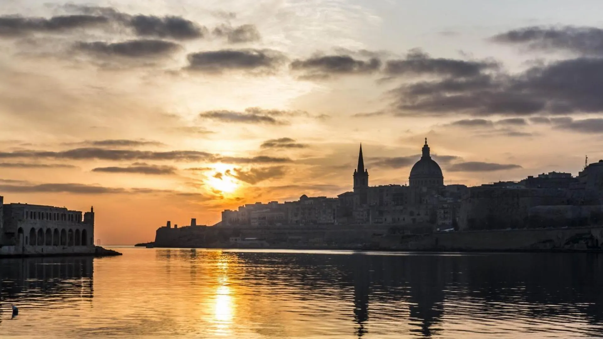 Charming 1Br Penthouse In Gzira Apartment Sliema