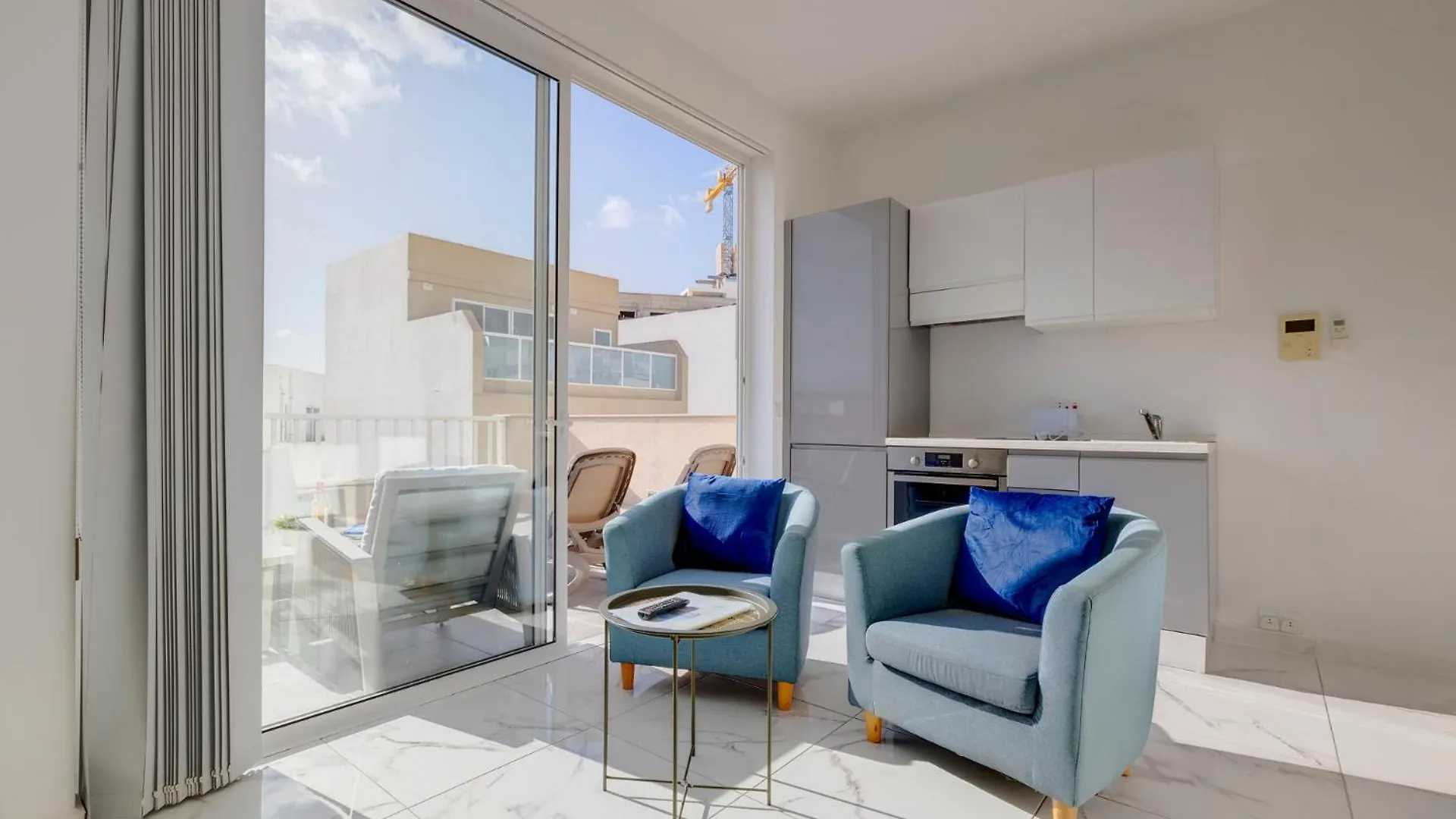 Charming 1Br Penthouse In Gzira Apartment Sliema