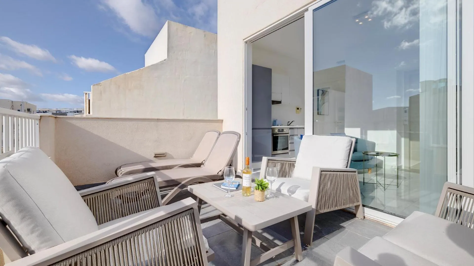 Charming 1Br Penthouse In Gzira Apartment Sliema