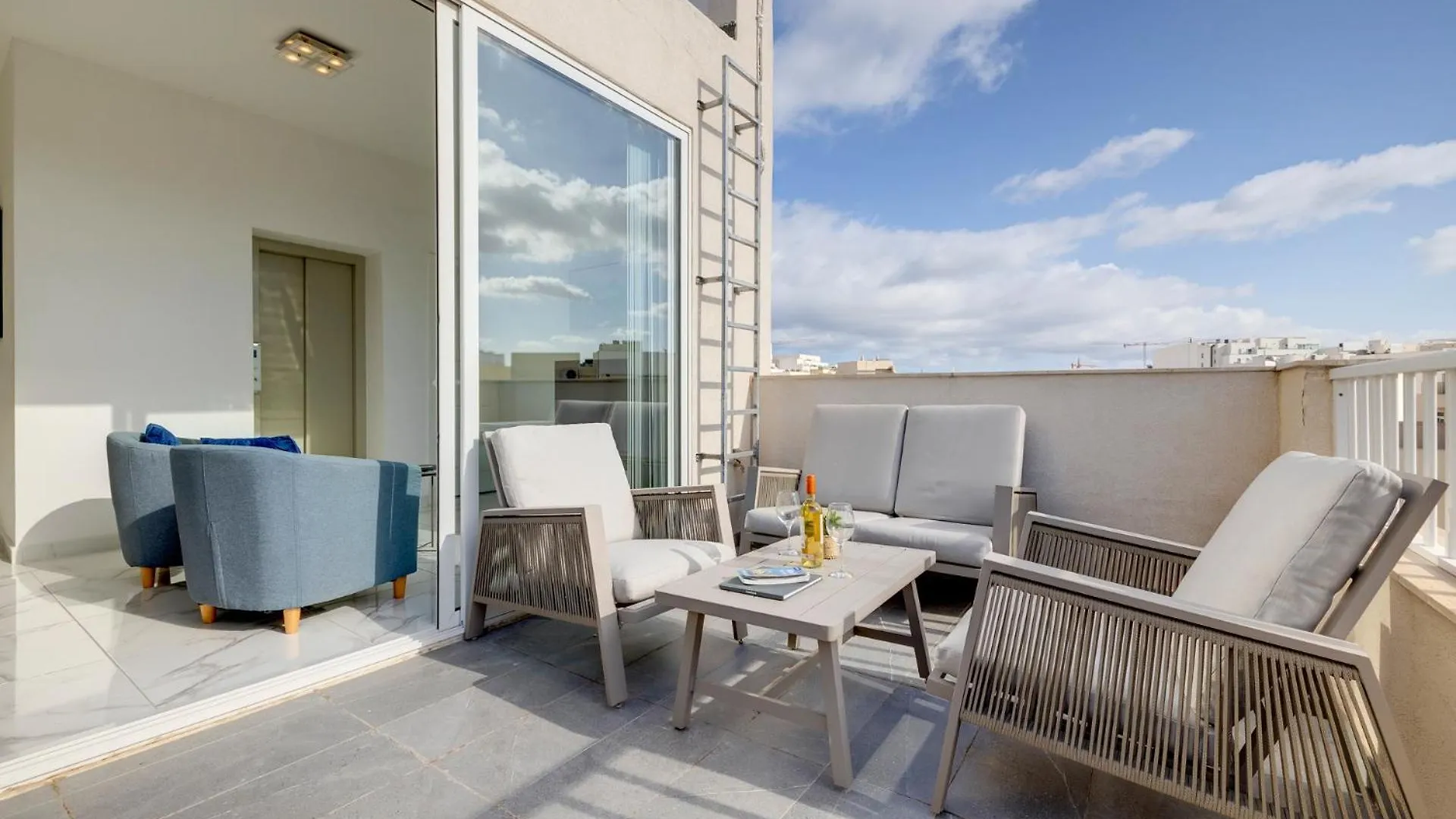 Charming 1Br Penthouse In Gzira Apartment Sliema